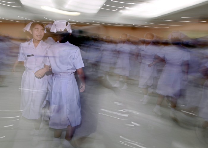 Tańczące pielęgniarki w Tajlandii