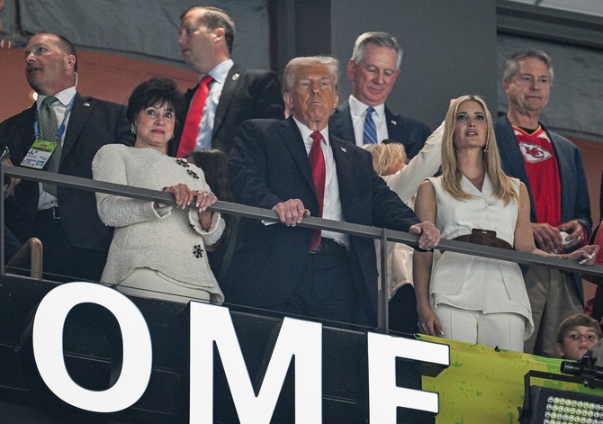 Gejl Benson., Donald Tramp i Ivanka Tramp