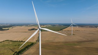 Słaby wiatr i niższe ceny prądu uderzają w wyniki Polenergii