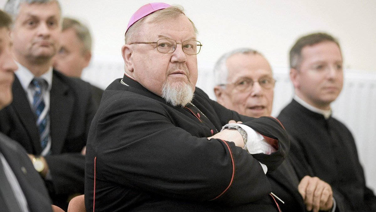 Do ostatnich podejrzeń o pedofilię wśród duchownych odniósł się bp Antoni Dydycz w liście pasterskim odczytywanym w kościołach diecezji drohiczyńskiej. Kościół – napisał - nigdy nie ukrywał grzechów duchownych, ale też gdy spotyka zło, chce ratować człowieka.