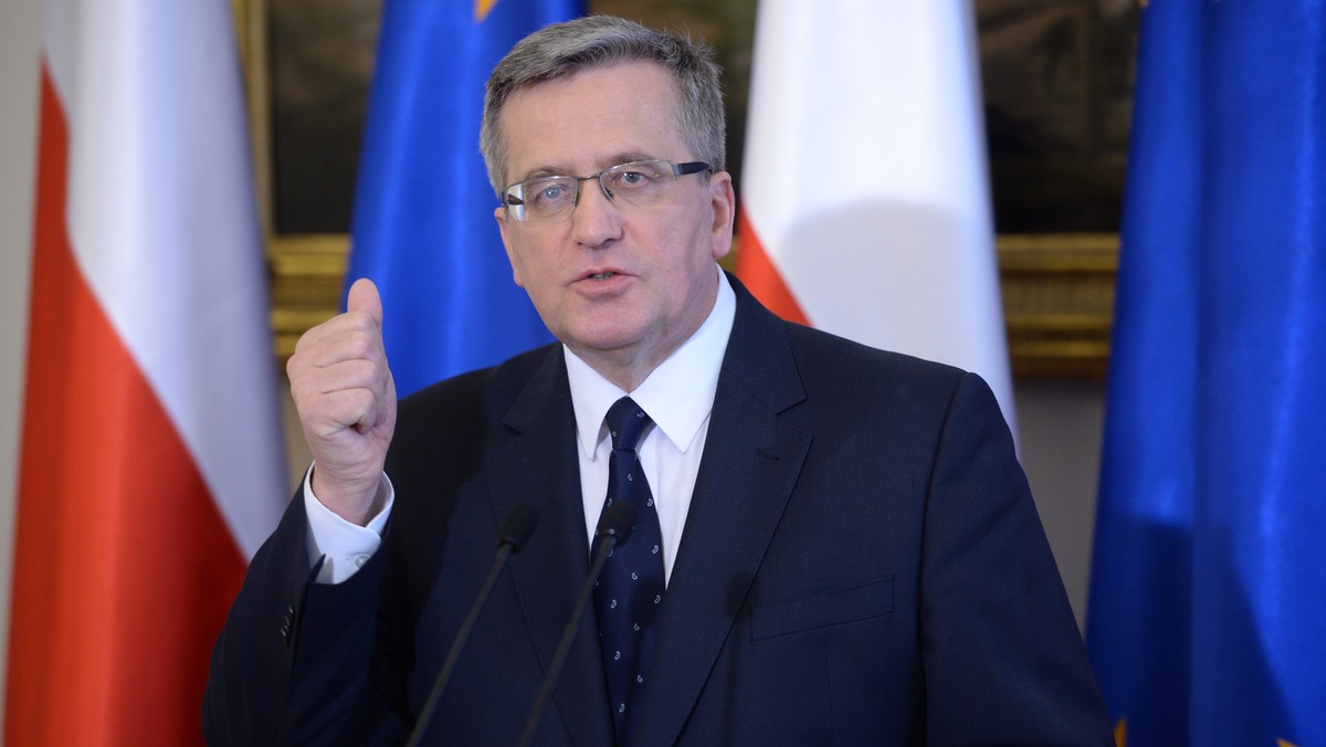 Prezydent Bronisław Komorowski wraz z małżonką Anną udaje się wieczorem z dwudniową wizytą oficjalną do Turcji. Głównymi tematami rozmów z najwyższymi władzami tureckimi będzie narastający kryzys rosyjsko-ukraiński na Krymie, jesienny szczyt NATO oraz współpraca gospodarcza.