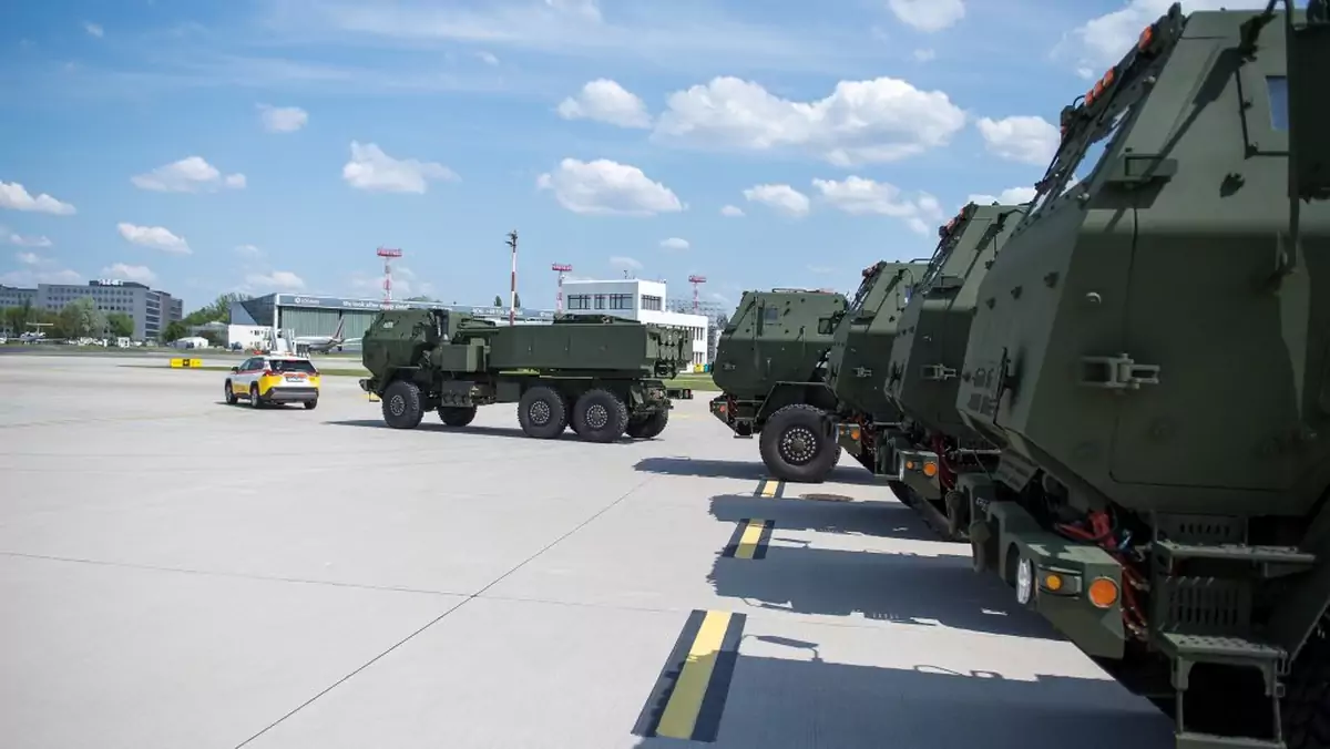 Pierwsze wyrzutnie HIMARS już w Polsce