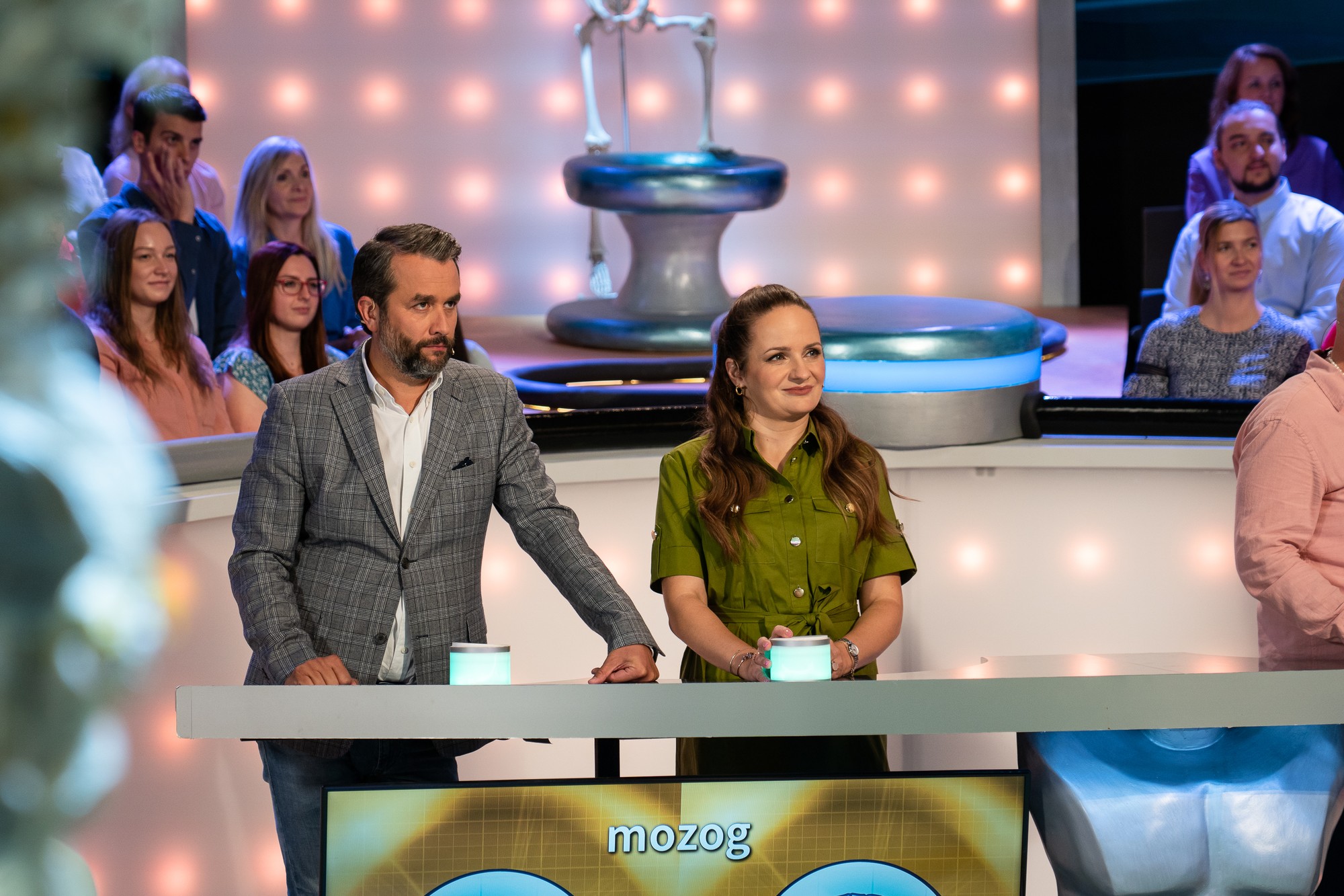 Hereckí kolegovia Zuzana Šebová a Vlado Kobielsky si v šou Záhady tela nič nedarovali.