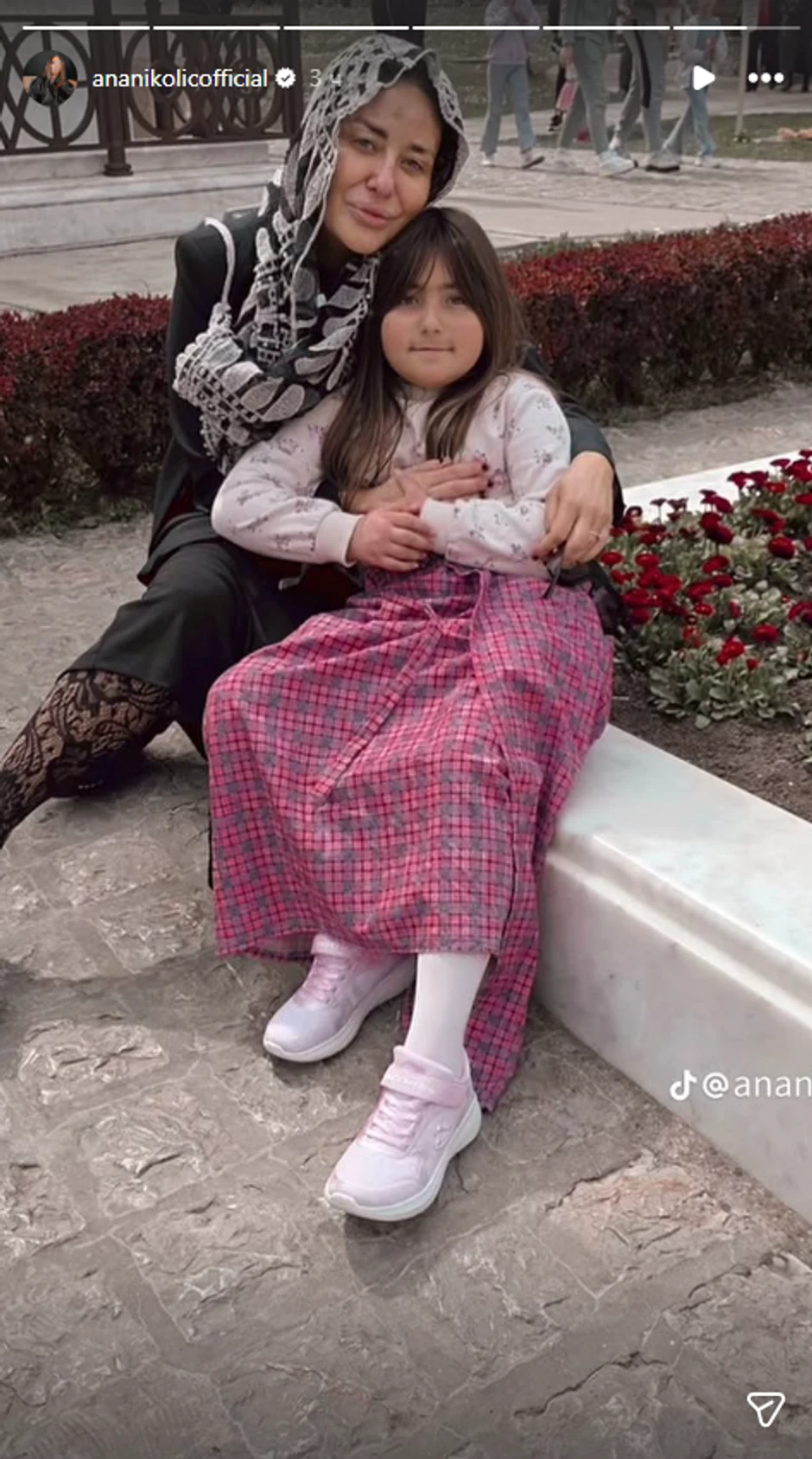 Ana Nikolić sa ćerkom