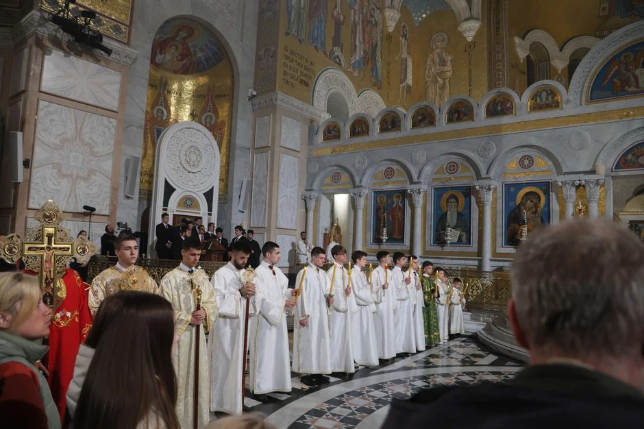 ponoćna liturgija u Hramu