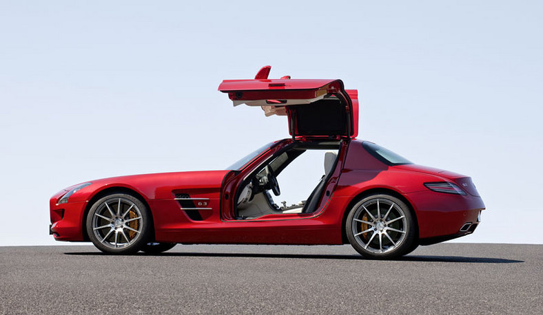 IAA Frankfurt 2009: Mercedes-Benz SLS AMG doda ci skrzydeł (fotogaleria)