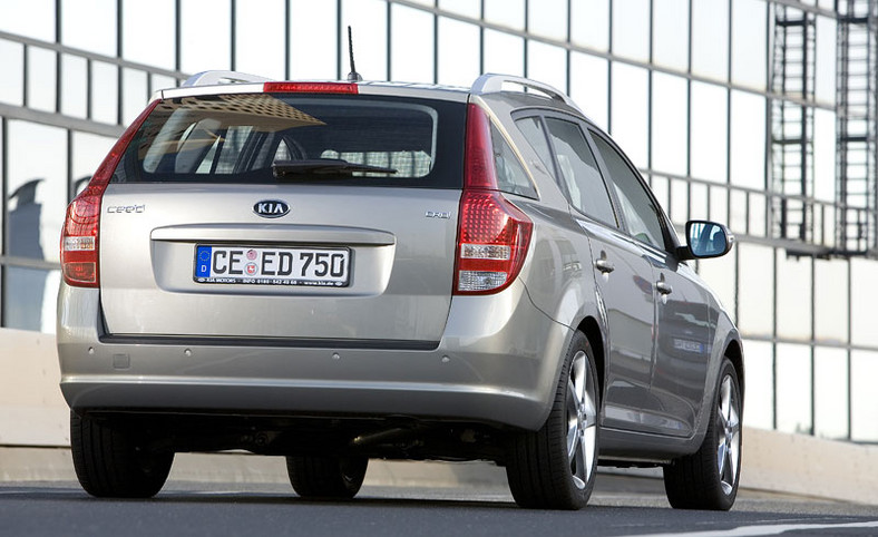 Kia Cee'd FL 2009 oficjalne zdjęcia po modernizacji