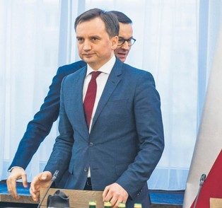 Podchody w obozie dobrej zmiany