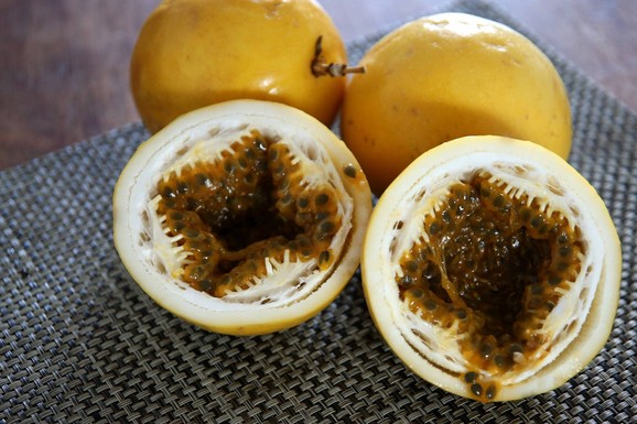 Voće koje se retko kupuje savršeno reguliše varenj