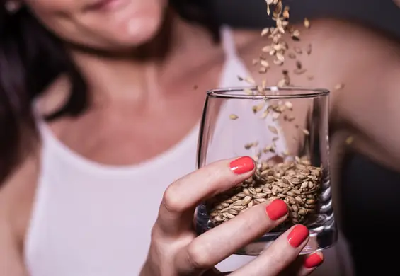 Woda jęczmienna dla zdrowia i na upały. Barley water pija także królowa