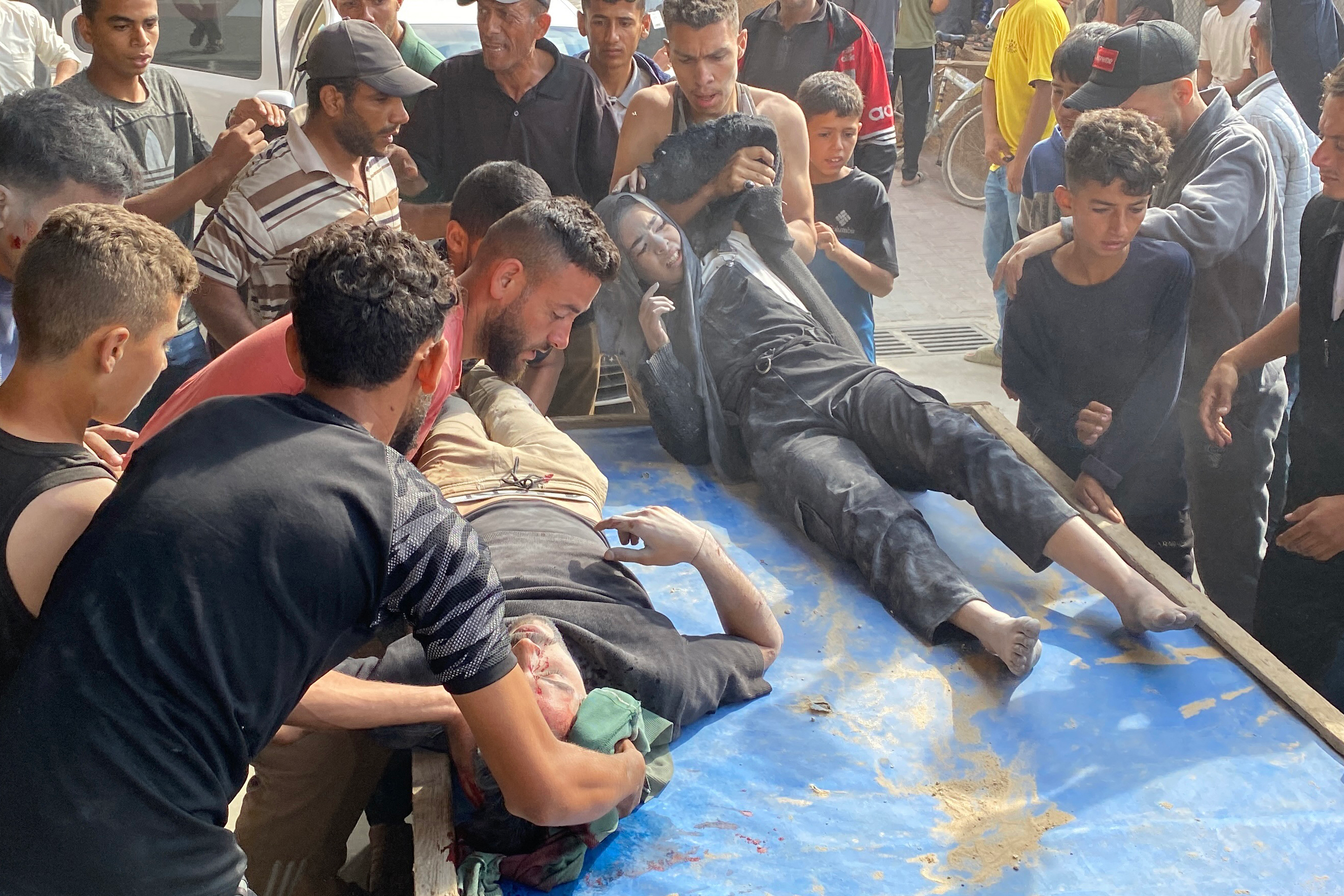 Gaza: 15 palestinos muertos en bombardeo israelí en Jan Yunis