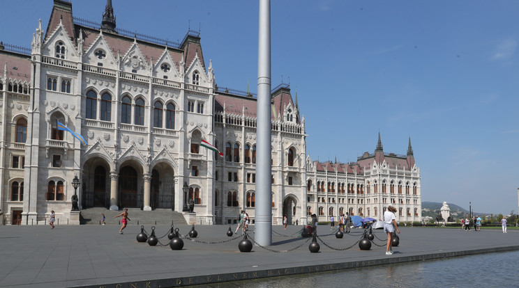 Újra fogad látogatókat a Parlament /Fotó: Varga Imre