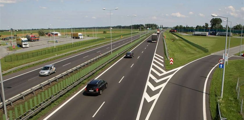 Autostrada A2 skończy się w... polu