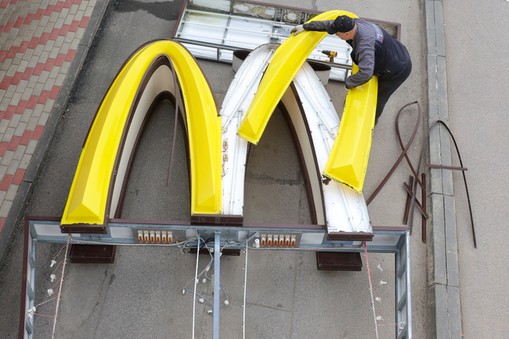 McDonald's wycofał się z Rosji. Restauracje znikają z rosyjskich miast