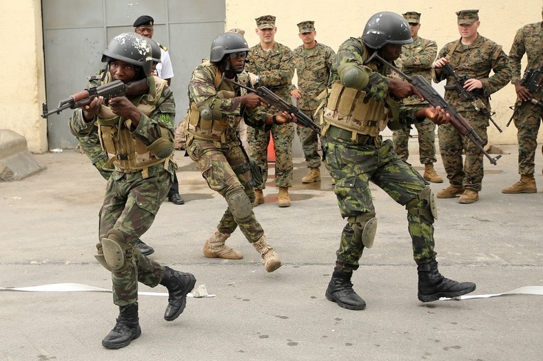 Angolan troops practice room-clearing maneuvers in Luanda as U.S. Marines observe. U.S. Marine Corps photo