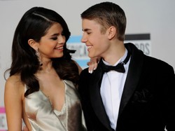 Justin Bieber śpiewa dla Seleny Gomez