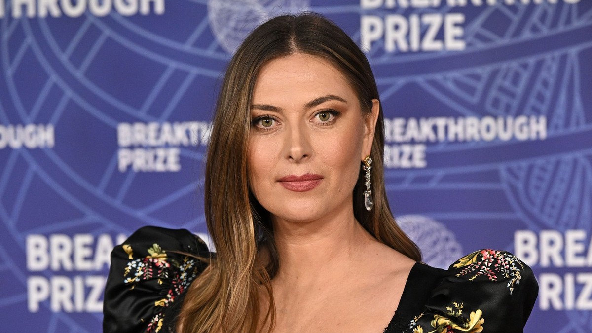 Kada se Marija Šarapova sinoć pojavila odevena, hipnotisala je ceo grad