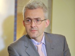 Hubert Urbański nie stracił posady prezentera "Pytania na śniadanie"