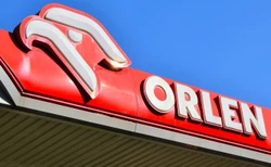 PKN Orlen bije w Trzaskowskiego. Jest odpowiedź Ratusza