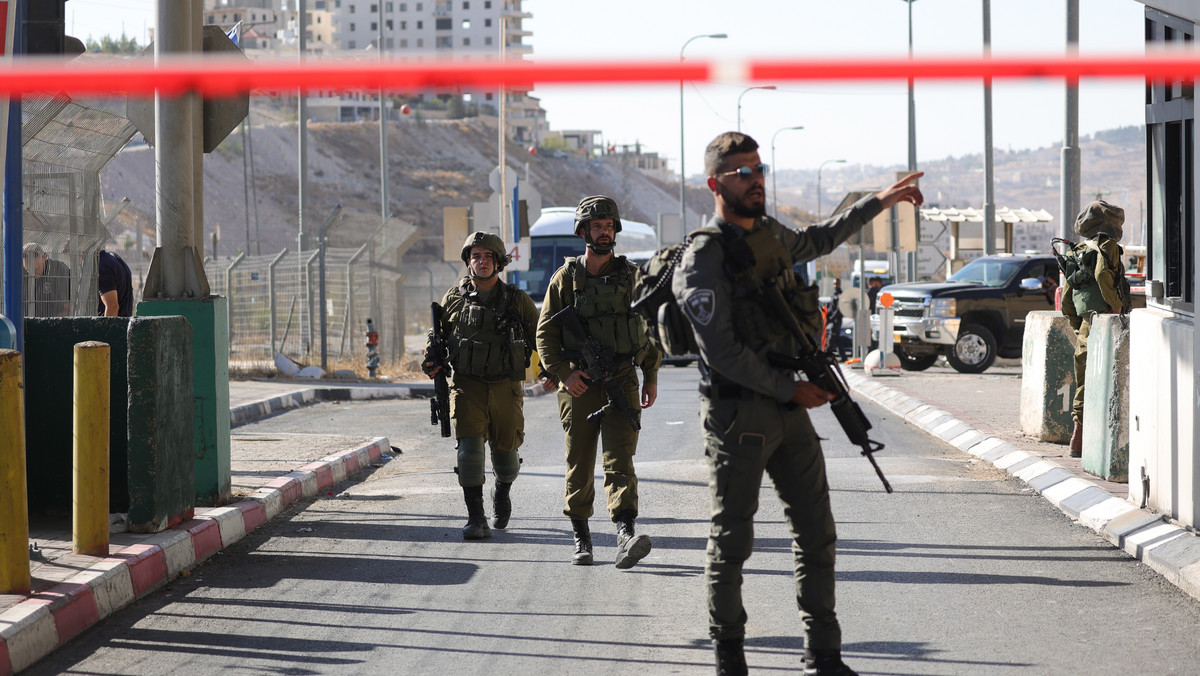 Rośnie napięcie w Izraelu. Policja apeluje: idąc do synagogi, weźcie broń