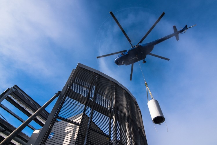 Oddanie do użytku całości kompleksu Warsaw Spire i otwarcie placu Europejskiego już w połowie maja.