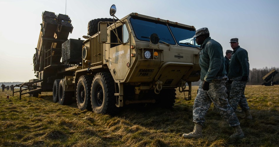 Wśród pozostałych zadań, które będą ćwiczone podczas polsko-amerykańskich manewrów znajdą się: 
<br> - planowanie i prowadzenie obrony powietrznej i przeciwrakietowej ważnych obiektów, 
<br> - załadunek i rozładunek wyrzutni, 
<br> - ochrona sił własnych, 
<br> - ostrzeganie i alarmowanie przed atakiem z powietrza. <br><br>
(cat) PAP/Jakub Kamiński