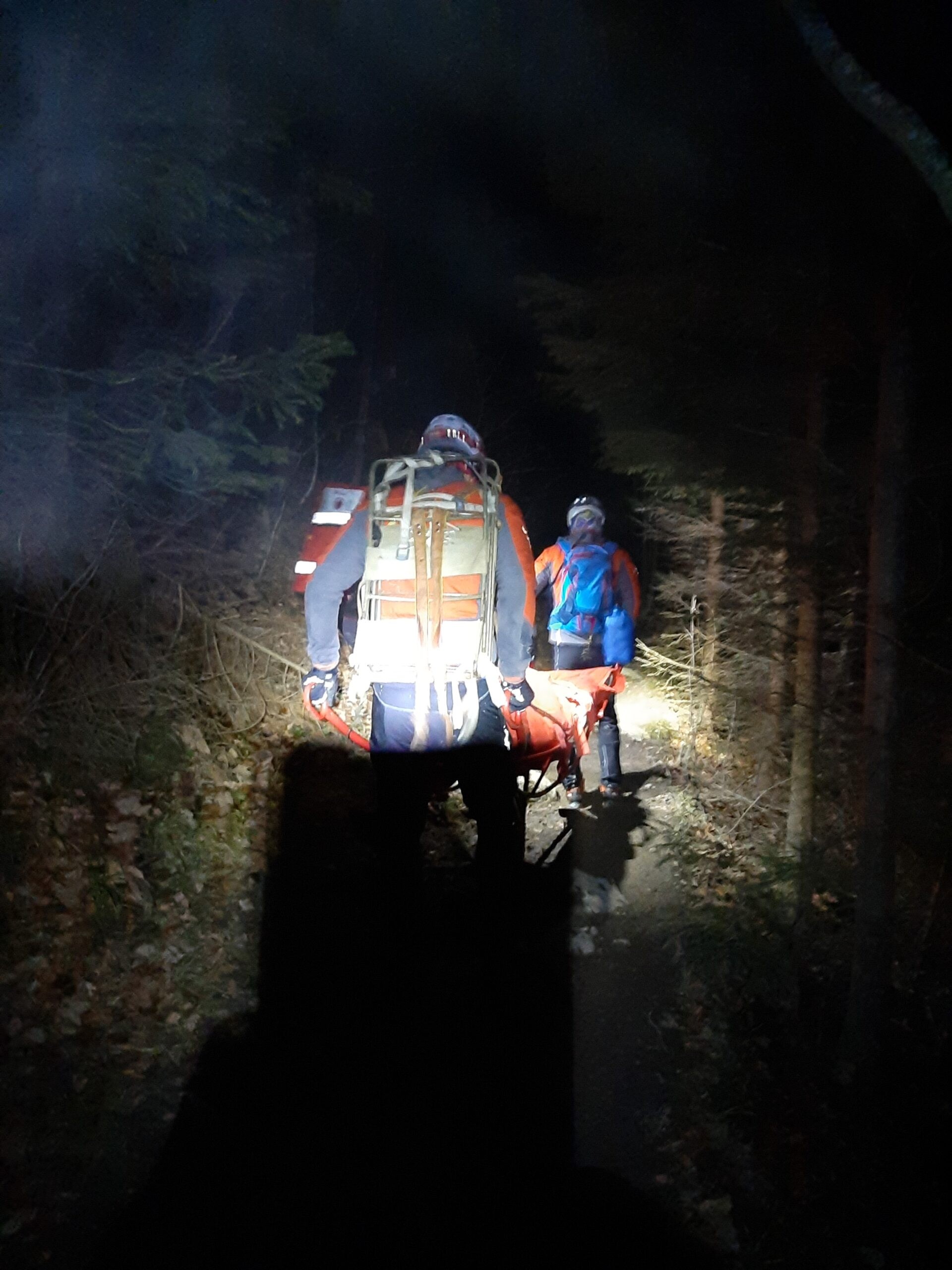 Záchranári pomáhali turistovi, ktorý si zranil členok.