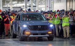 Mazda CX-50 już w produkcji, CX-60 i CX-80 jadą do Polski. Silnik Wankla wraca