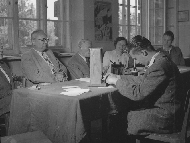 Matura w 1950 roku w liceum im. Stefana Batorego w Warszawie