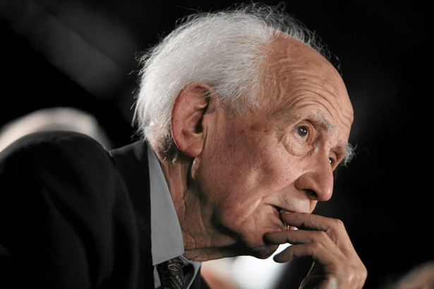 Zygmunt Bauman podczas uroczystości wręczenia mu orderu Gloria Artis dla zasłużonych dla kultury polskiej - 19 listopada 2010