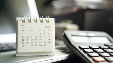 dni ustawowo wolne od pracy w 2026 i 2027 roku. jak zaplanować urlop?