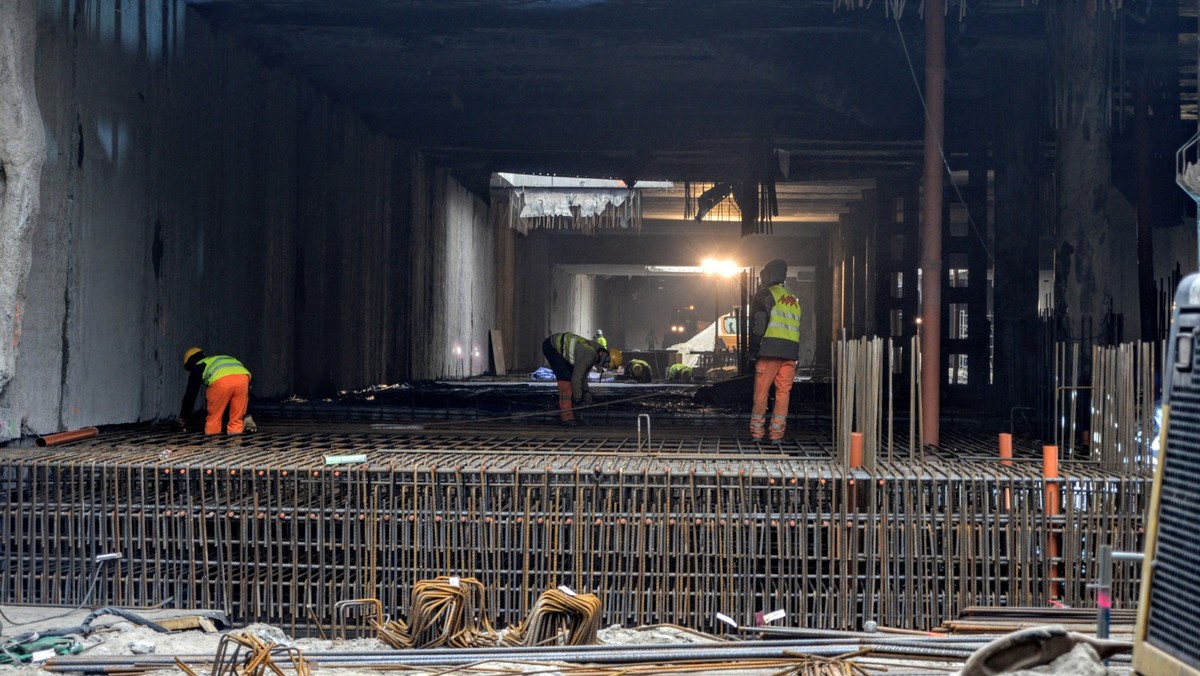 Budowa metra na Targówku: jest już pierwszy poziom stacji Trocka