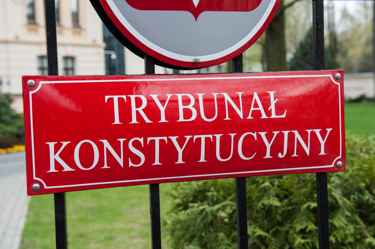 Innym zarzutem, jaki prof. Gersdorf formułuje wobec omawianego projektu, jest uzależnienie TK od władzy wykonawczej