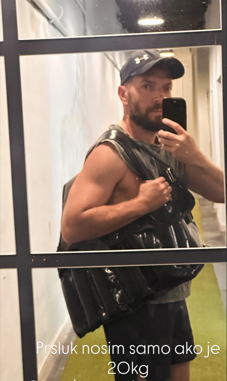 Predrag Damnjanović pokazao mišiće