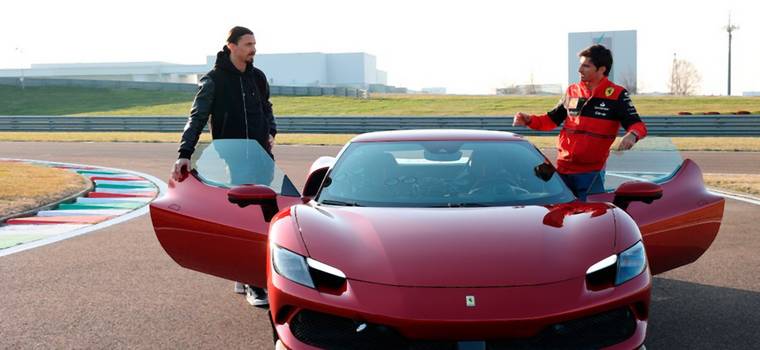 Ibrahimović na torze Ferrari. Jeździł z kierowcami F1