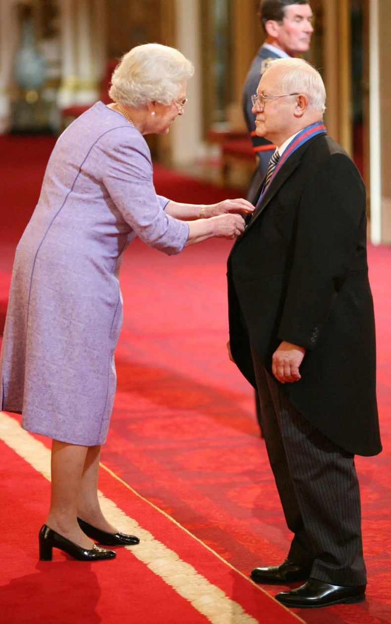 Kraljica Elizabeta i Oleg Gordijevski