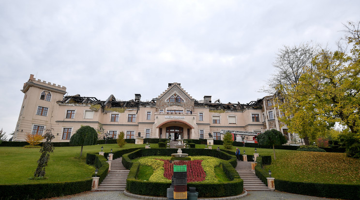 Utómunkálatok a hotelben Nyíradony-Tamásipusztán / Fotó: MTI/Czeglédi Zsolt