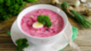 Poznaj przepis na chłodnik litewski - zupę z botwinki, która najlepiej smakuje w czasie upałów
