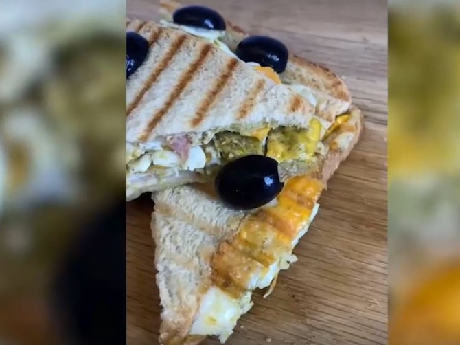 Brzi omlet sendvič