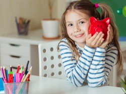 Ekologia w portfelu: Jak nauczyć dziecko oszczędzania, które opłaca się również naturze?