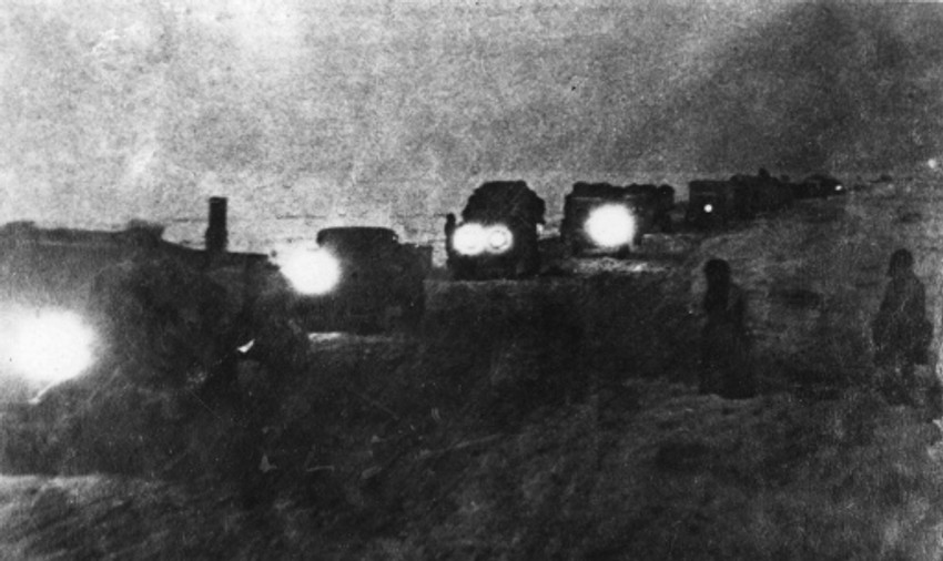 Ruski konvoj donosi zalihe preko zaleđenog jezera