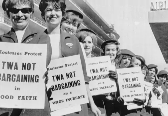 "Stewardesy to nie Króliczki Playboya". Kobiety utrzymywały związki w tajemnicy, by nie stracić pracy