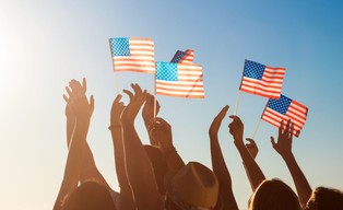 Amerykanie popierają pomoc i wysyłanie broni na Ukrainie