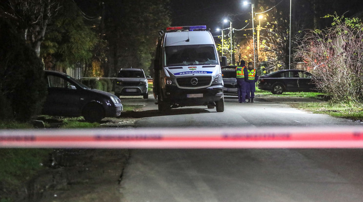 Lezárták az utcát a gyilkosság után, sokkolta a helyieket a tragédia /Fotó: Varga Imre