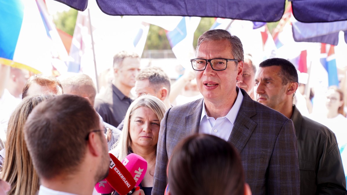 Aleksandar Vučić, Lapovo