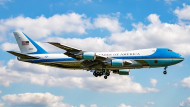 nawrocki i trump dziś w davos. air force one zawrócił po starcie