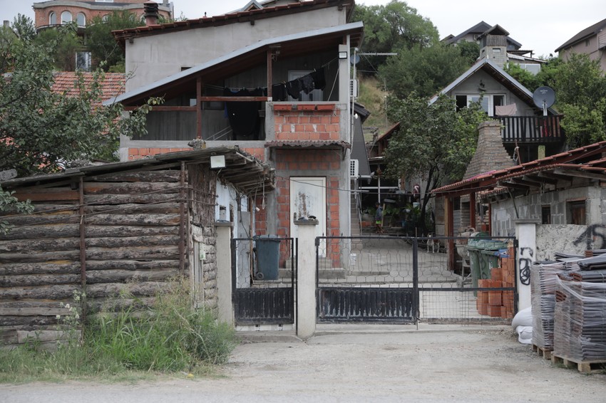 Kuća iz koje je izašao povređeni dečak (2)