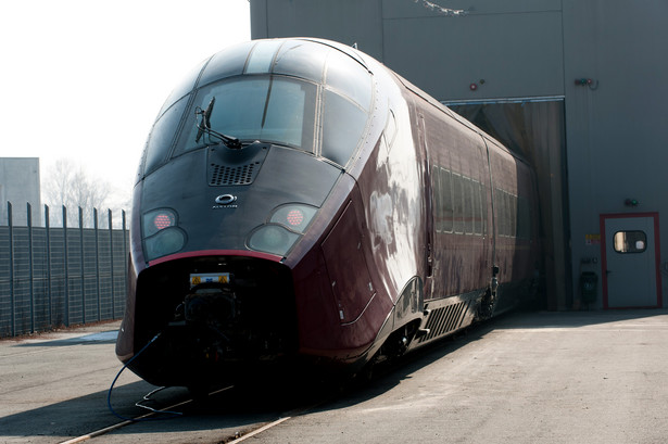 Fabyrka pociągów Alstom we włoskim Savigliano. Alstom SA, drugi największy producent szybkich pociągów na świecie, wyprodukował 2/3 wszystkich szybkich pociągów globu. Fot. Bloomberg.
