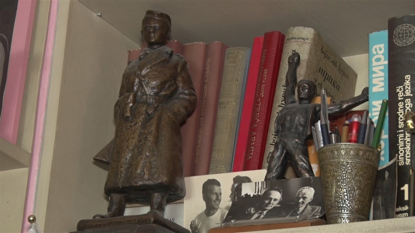 Knjige, nagrade i slike sa dragim prijateljima