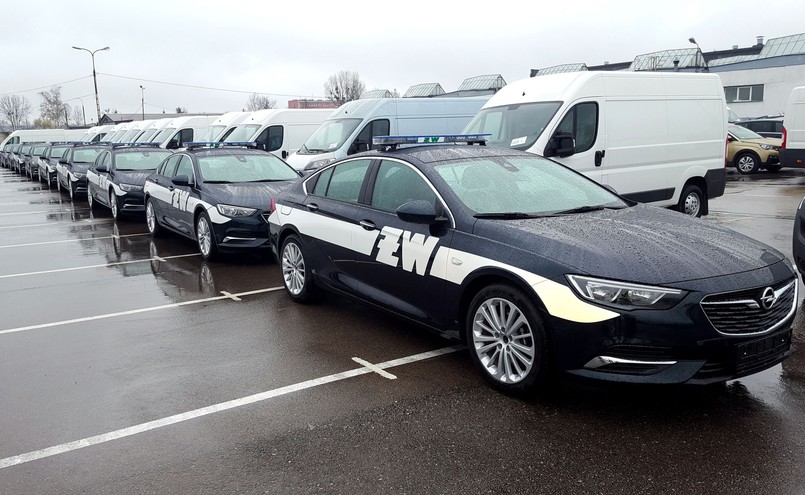 Opel Insignia Grand Sport w oznakowaniu Żandarmerii Wojskowej